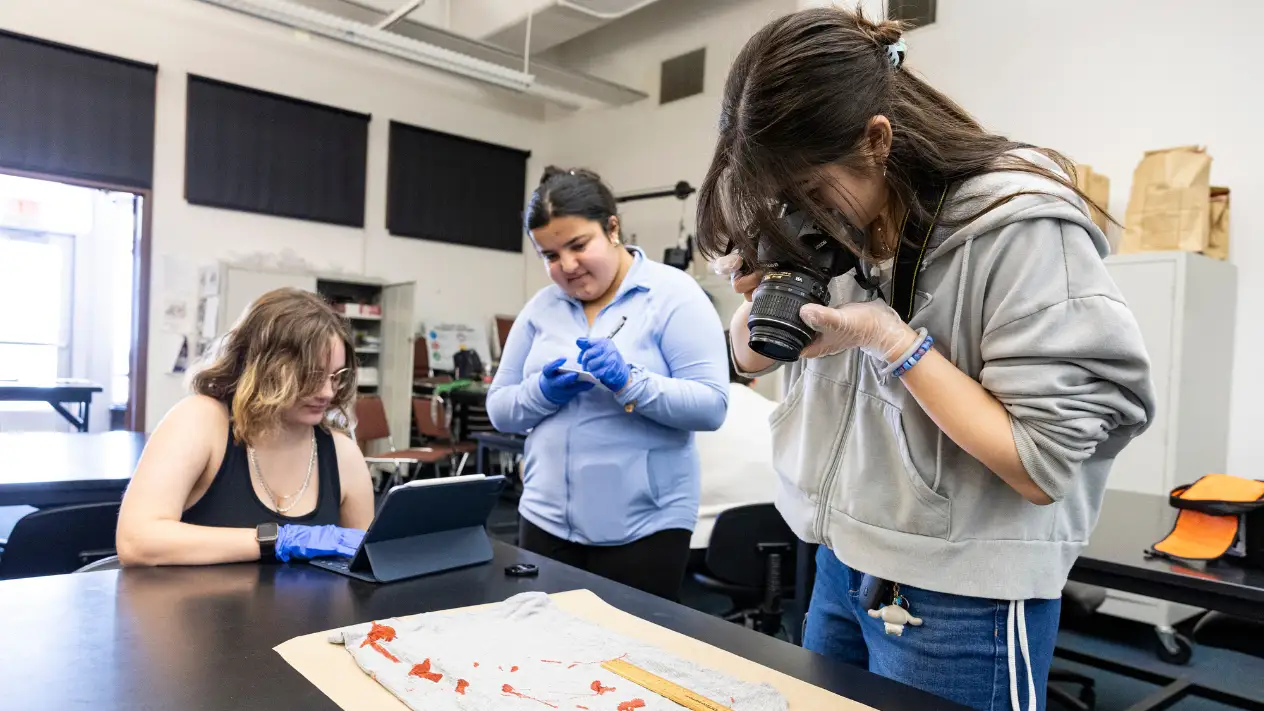 Students in CSI Lab.