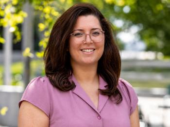 Photo of Laurie Lopez